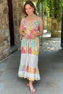 Lisa Robertson feet photo thumbnail
