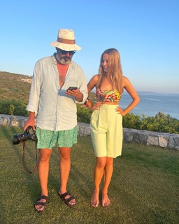 Karolina Pisarek feet photo thumbnail