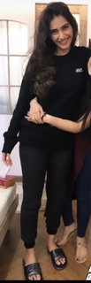 Sonam Kapoor feet photo thumbnail