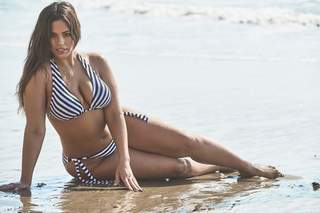 Ashley Graham feet photo thumbnail