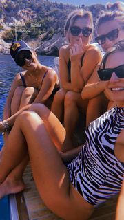 Anna Lewandowska feet photo thumbnail