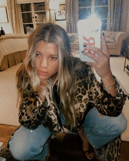 Sofia Richie feet photo thumbnail