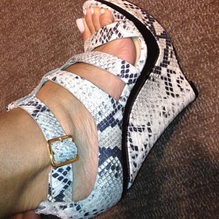 Evelyn Lozada feet photo thumbnail
