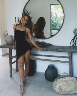 Anna Lewandowska feet photo thumbnail