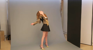 Anna Kendrick feet photo thumbnail