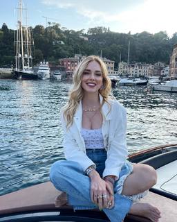 Chiara Ferragni feet photo thumbnail