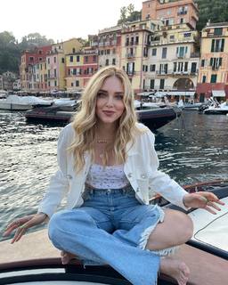 Chiara Ferragni feet photo thumbnail