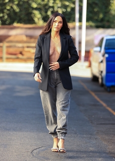 Megan Fox feet photo thumbnail