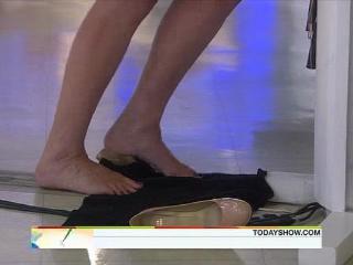 Savannah Guthrie feet photo 4