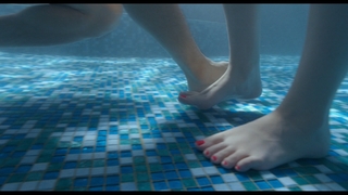 Hailee Steinfeld feet photo thumbnail