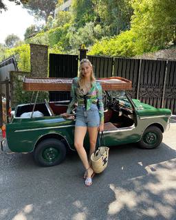 Chiara Ferragni feet photo thumbnail