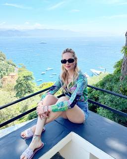 Chiara Ferragni feet photo thumbnail