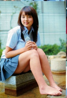 Ai Shinozaki feet photo thumbnail
