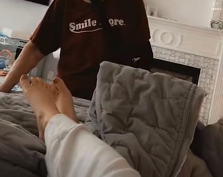 Brittney Smith feet photo thumbnail