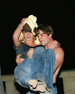 Britney Spears feet photo thumbnail