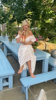 Christie Brinkley feet photo thumbnail
