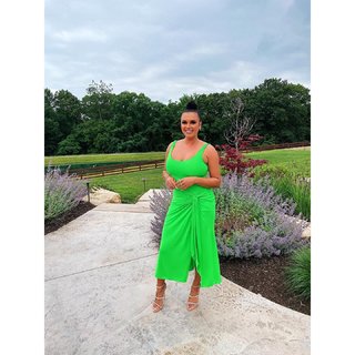 Joy Taylor feet photo thumbnail