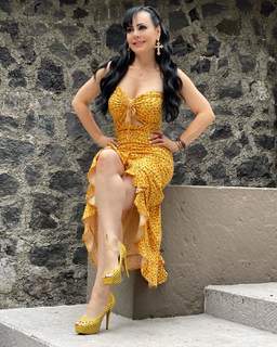 Maribel Guardia feet photo thumbnail