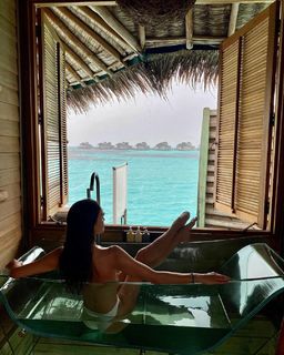 Severina Kojic feet photo thumbnail