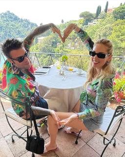 Chiara Ferragni feet photo thumbnail