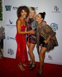 Vanessa Hudgens feet photo thumbnail