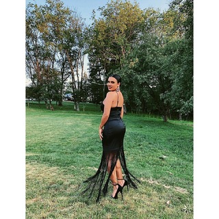 Joy Taylor feet photo thumbnail
