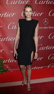 Charlize Theron feet photo thumbnail