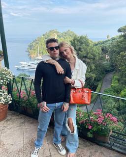 Chiara Ferragni feet photo thumbnail