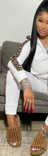 Nicki Minaj feet photo thumbnail