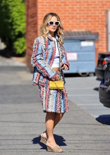 Rita Ora feet photo thumbnail