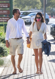 Jordana Brewster feet photo thumbnail