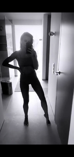 Anna Lewandowska feet photo thumbnail