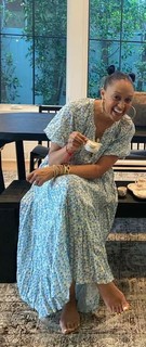 Tia Mowry feet photo thumbnail
