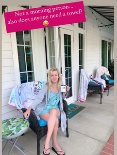 Angela Kinsey feet photo thumbnail