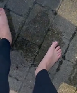 Brittney Smith feet photo thumbnail