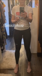 Chelsea Handler feet photo thumbnail