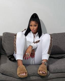 Nicki Minaj feet photo thumbnail