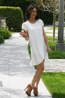 Jennifer Love Hewitt feet photo thumbnail