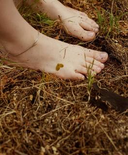 Billie Eilish feet photo thumbnail