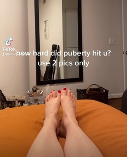 JoJo feet photo thumbnail