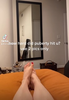 JoJo feet photo thumbnail