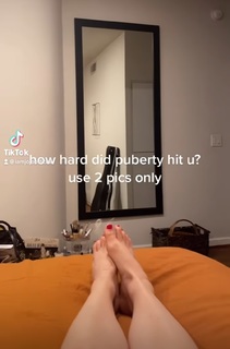 JoJo feet photo thumbnail