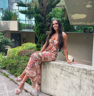 Cristina Pedroche feet photo thumbnail