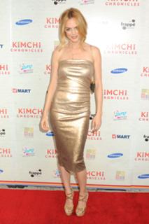 Heather Graham feet photo thumbnail