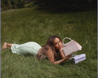 Adrienne Houghton feet photo thumbnail