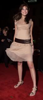 Mandy Moore feet photo thumbnail