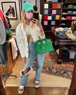 Chiara Ferragni feet photo thumbnail