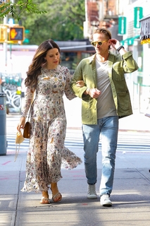 Sophia Bush feet photo thumbnail