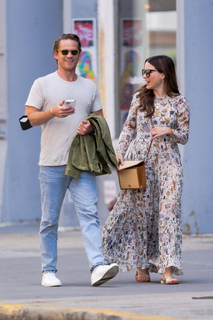 Sophia Bush feet photo thumbnail