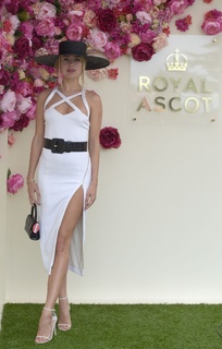 Kimberley Garner feet photo thumbnail